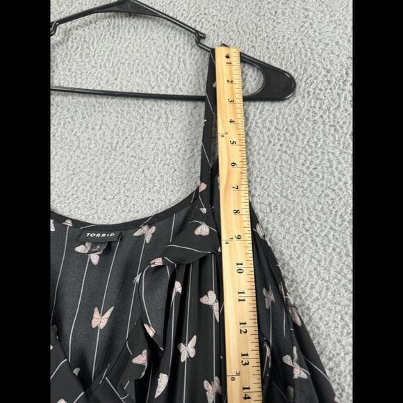 Torrid Shirt Womens 3X Black Floral Sleeveless Wrap Plus Size Blouse Top - Picture 4 of 9